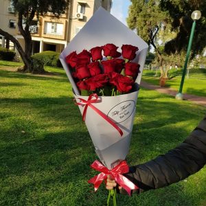 זר ורדים מדורג